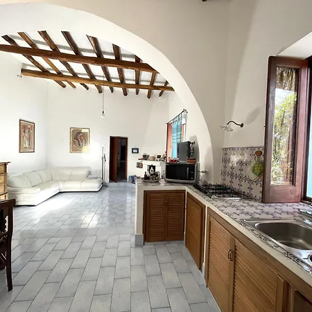 Casa Il Peperoncino In Centro A E Vista Mare Holiday home Leni